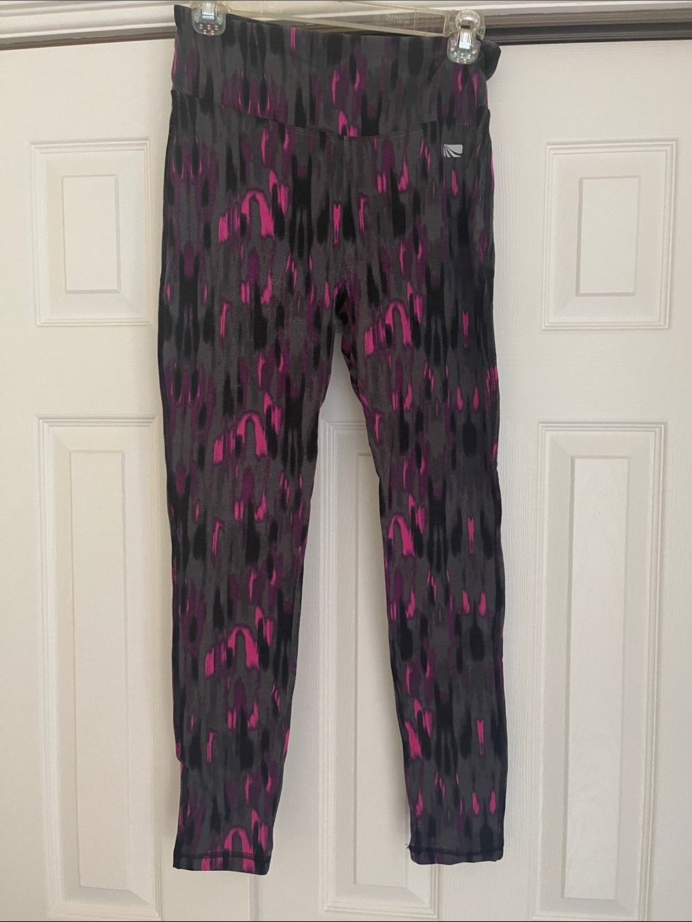 Women’s Active Leggings in Fusia & Gray - Athletic Performance Bottoms